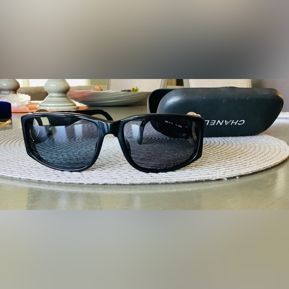 Authentic CHANEL sunglasses 😎 - Picture 2 of 14